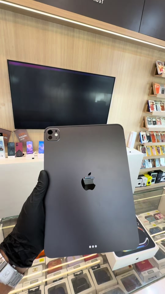 🔥 iPad M5 – 11 إنش 🔥 📱 ذاكرة 256GB 🔋 البطارية مشحونة 3 دورات فقط 🛡️ بعده داخل ضمان الوكالة ✨ بالإضافة إلى ضمان ذهبي من عدنا 🔄 شهر كامل استبدال واسترجاع ✅ فحص كامل للجهاز قبل التسليم 💰 السعر: 1,555,000 دينار عراقي 💳 متوفر نقد وأقساط للموظفين والمتقاعدين وحاملي بطاقات الرافدين والرشيد والأهلي العراقي. 🚚 متوفر توصيل لجميع المحافظات. 📍 العنوان: بغداد – المنصور – 14 رمضان – مقابل مطعم الساعة 📞 *********** – ***********
