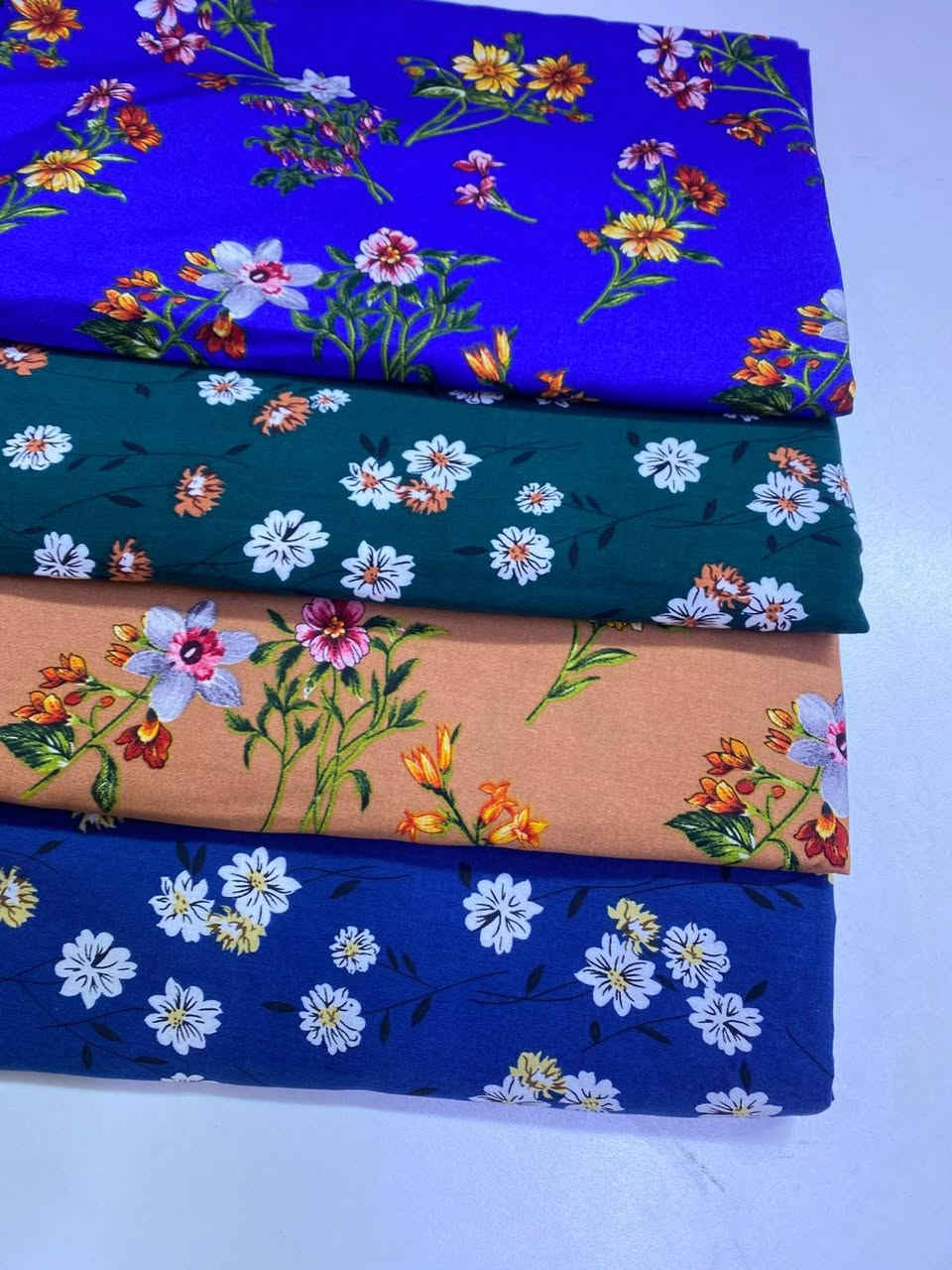 يا الله حبايبي الغوالي كشمير إيطالي قطني دبل صبغة يجنن وربي احلى واجمل الألوان ولنقشات والسعر احلى توصيل سريع لكل محافظات 🇮🇶 خلال 24 ساعة للاستفسار وحجز واتساب فقط ***********
