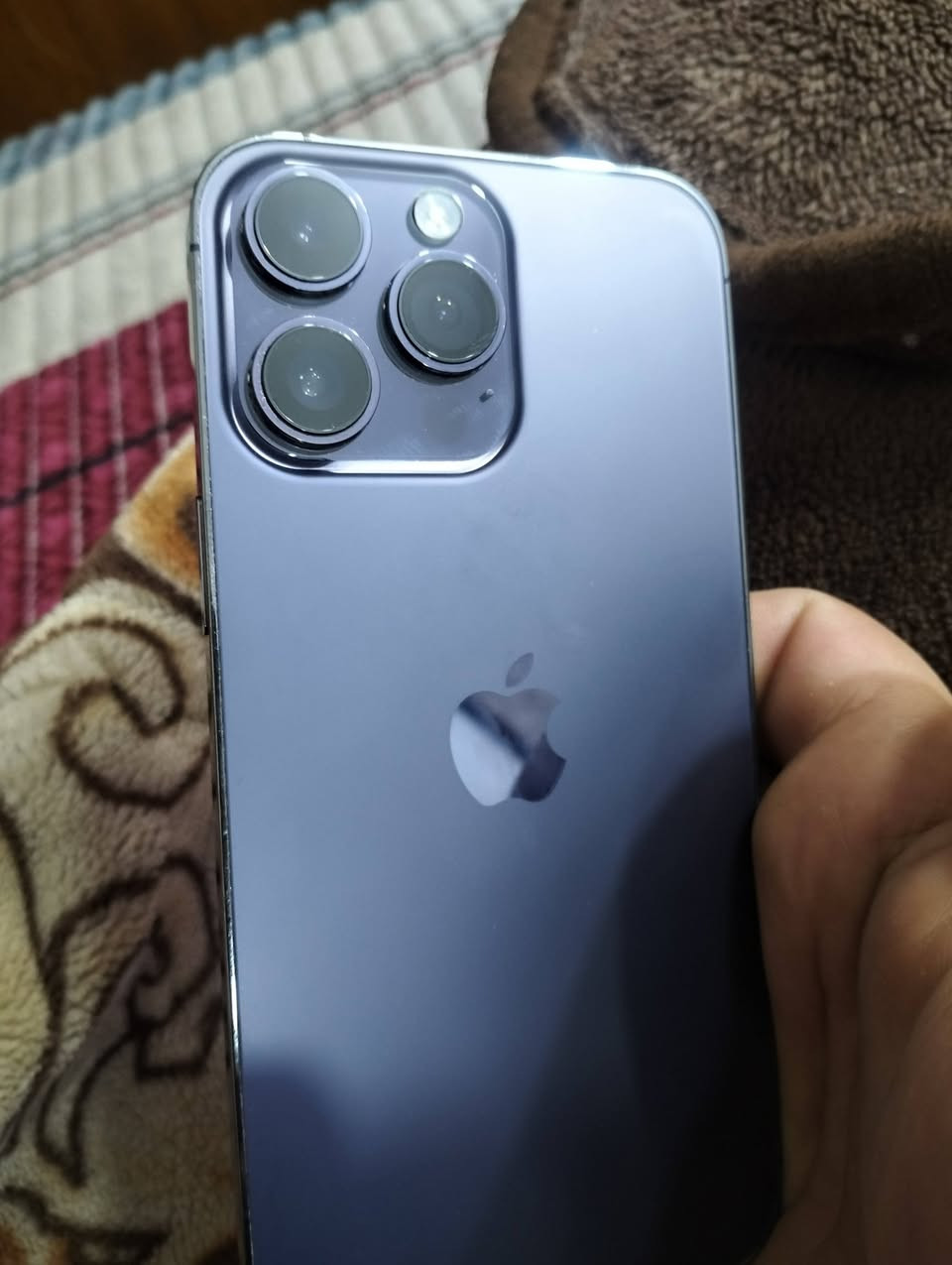 ***********
سلام عليكم ايفون 14برو ماكس شرق أوسط مبدل فقط ضهر تليفون جديد كلش ذاكره 256 كارتونه اصليه مالت اجهاز بطاريه 82 
مكاني بغداد العبيدي السعر ب 850 وبي مجال
