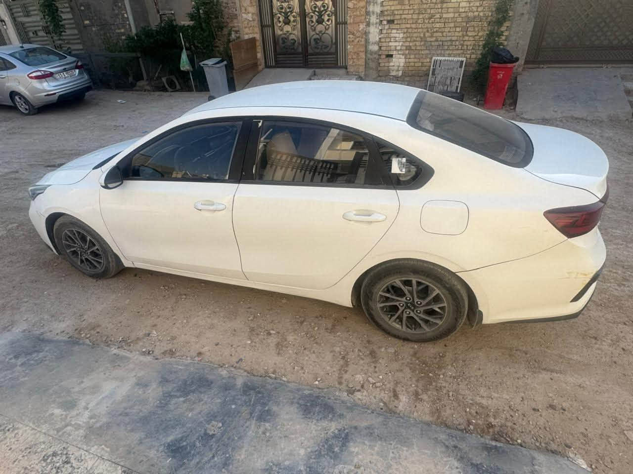 السلام عليكم سيراتو ٢٠٢٠ للبيع  سياره كير مكينه تبريد كامله بيهه صفحه اليسرى مبدل بيهه الباب الخلفي والبيبان بيهن تصليح وصفحه اليمنى بيبان بيهن بارد 
معروضهب١١٥٠٠ وبيهه مجال بسيط مكاني بغداد لاستفسار ***********
