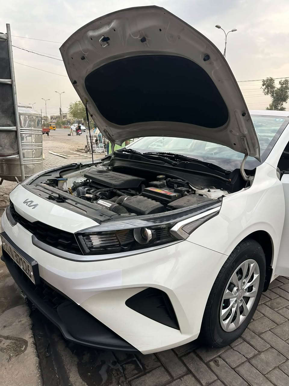 سلام عليكم من رخصت مدير الكروب سيراتو موديل 2024 مكينه 1600 سيارة مكفوله كفاله عامه عده ملاحضتين مذكوره بل فيديو تخم تاير جديد باتري جديد مكينه كير حداديه كله مكفول تبريد ثلج سعر 162 بيه مجال حك جيه *********** 
العنوان سيارة بغداد الدوره
