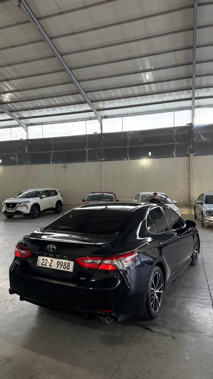 Toyota Camry 2018 
Se 
٢ پارچەو نیوی بۆیاخە جەمپەکی خەفیفی پێشەوەو دواوەی هەیە 
نمونە لە جوانی رەقەموو سەنەوی نویە هەموو گیانی بەشەرتە
*********** سوران, أربيل
