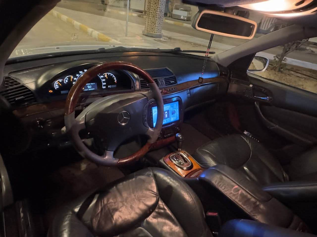 السلام عليكم
مرسيدس غواصه 350 S فول مواصفات فتحه كشنات كهرباء جوبلسات 4 جدد
موديل 2001
رقم بصره انكليزي تحويل 
اللون رصاصي سلفر / بلاد بدون صبغ
السياره جاهزه وجديده  
تبديل فقط الجاملغ الامامي
حداديه وكهربائيات وكير ومكينه جاهزه
السعر  95
للاتصال ***********
غير متواجد على الفيس
مكلف بلنشر
