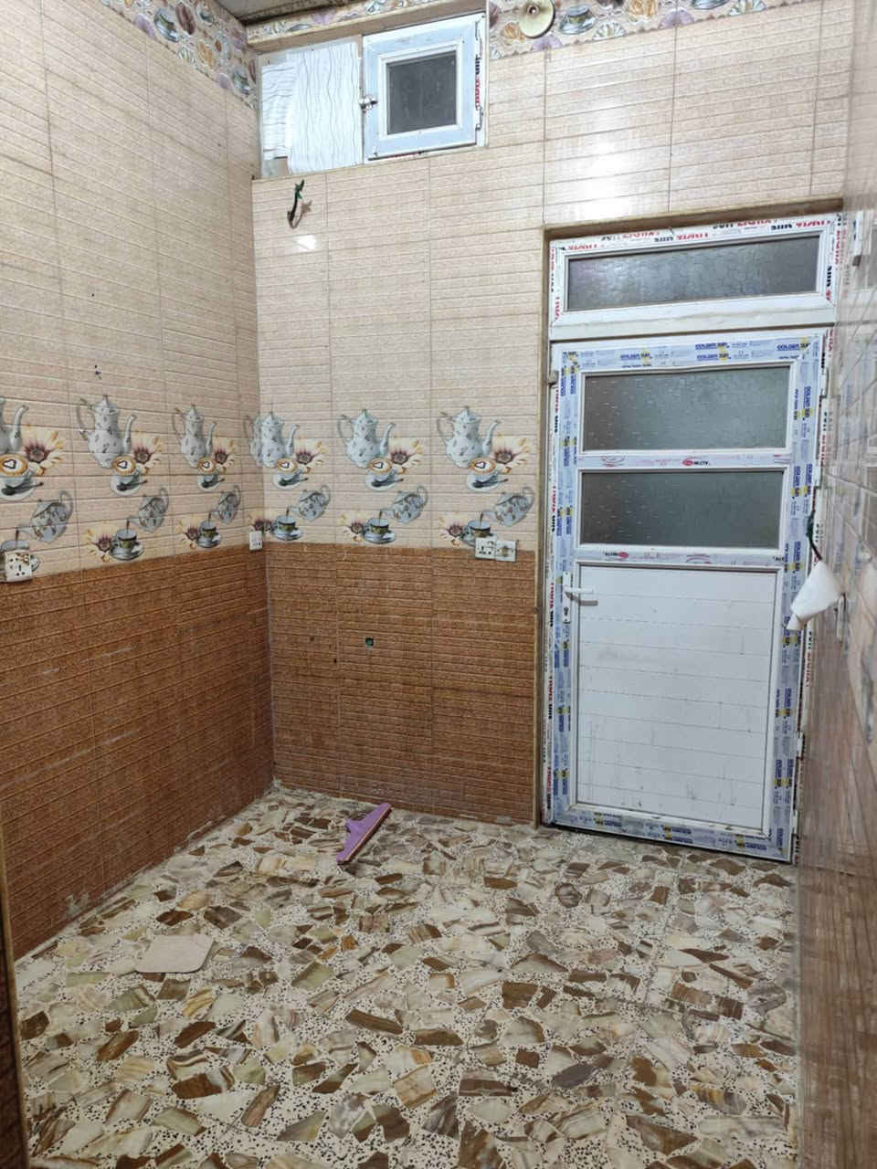 اكرم للعقار   ***********
==================================                              

           دار للبيع المساحة 50 متر طابو صرف 

حي ميسان الشريط قطاع 73  خلف حلويات بابا روم

==================================
                              طابقين 

           الطابق الاول/  غرفة وصالة ومطبخ 

                    وصحيات ومكشوفة
  
         الطابق الثاني/ غرفة وصالة وسطح 

          البيت نضيف بناء صب كونكريت     
           
              السعر  78 مليون وبي مجال                                     
         
للاستفسار الاتصال بالرقم *********** وآت سآب 

                       او مراجعة المكتب 
  
       عنوان المكتب النجف الكوفة حي ميسان 

             شارع الكيات مقابل اسواق حليم
