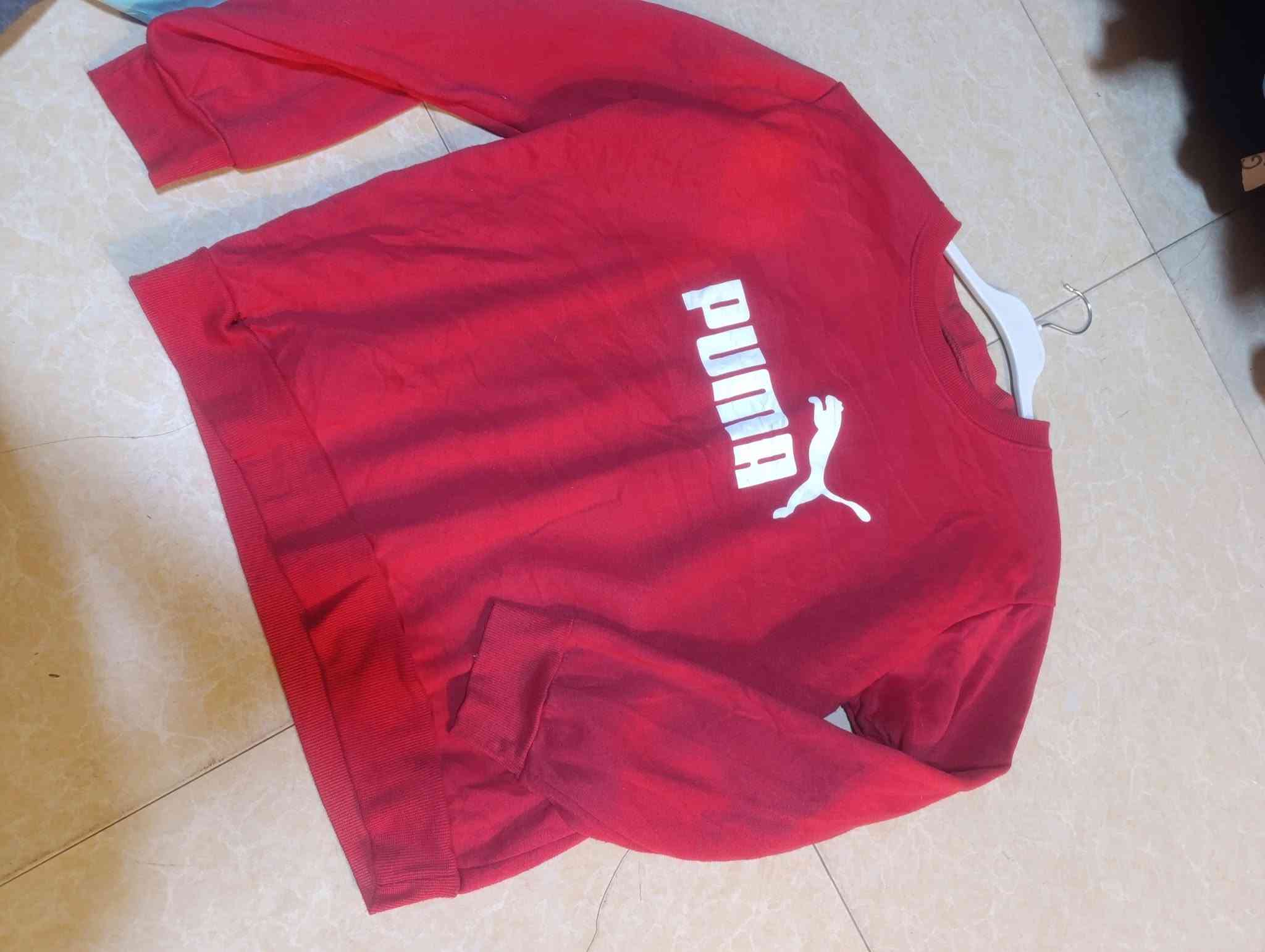 بلوزات نسائية • مقاسات متنوعة • توصيل موجود