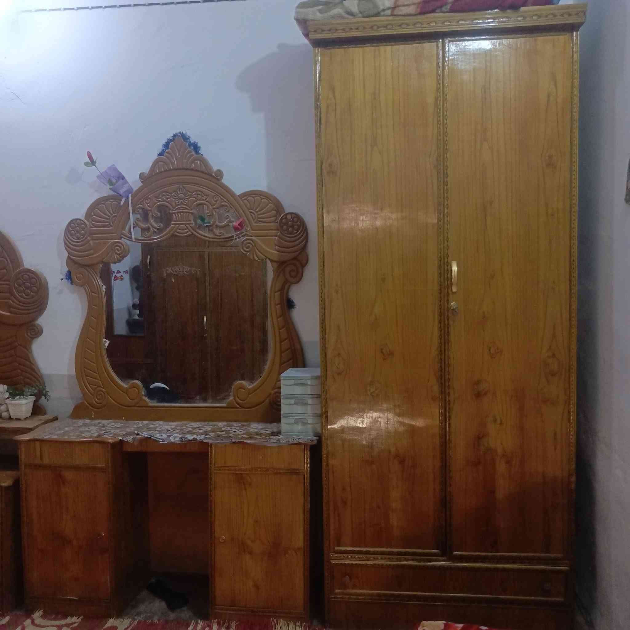 السلام عليكم البيع المكان نجف كوفه عباسيه السعر 750وبيها مجال ***********
