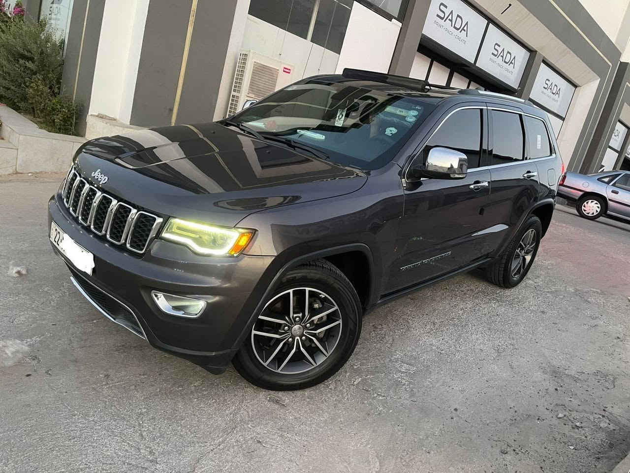 سلام عليكم Jeep للبيع او مراوس حسب القناعه
مواصفات السياره...
فول مواصفات لمتد اعلى مواصفات بلجيب كراسي كهرب حار بارد بلكشنات كشن خزن كشنات الخلفيه تدفئه بنورامه مودات قياده صندوق كهرب رادار خلفي وتوقف ذاتي  سبير مانازل السياره حيل حلوه وجديده كلين تايتل بدون صبغ وبدون بارد سونرات اثنين بيها طخم امامي وخلفي جديد طخم تايات جدد تبريد ثلج السياره شرط التحويل رقم اربيل هزه جديده بصمه تشغيل وبصمه ابواب وتشغيل عن بعد السياره تو ويل ما فور ويل ماشيه 86 كامره دواره وبعد بيها هواي مواصفات...
***********
***********

