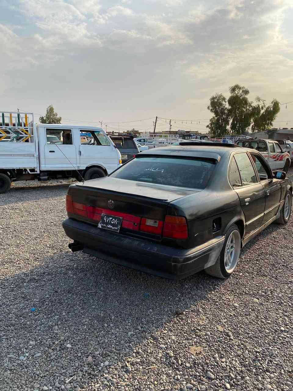 Bmw525
تۆماتێک سلاێت جام کارەباهی تەبرێت قەپات قەپات مواسەفات

مۆدێل 1993 دەحامی 1995سپۆڕتم لەسەر دانایە

چەمبەر گەورە و لاێت ئەڵقەم لۆ بەستایە   کارەباهی هەمووی مەزبوتە 

گێچ و لاێت  شاشە ئاێپات و

سیارەکە پێشوپشتی تەقەی تێدانیە

گێڕ و مەچێنە بەشەرت 

سیارەکە ئاڕم پلاستێک هەولێرە 

سحری 25 وەرەقە ومحمەلە

لە هەولێرم  ڕەقەم***********
