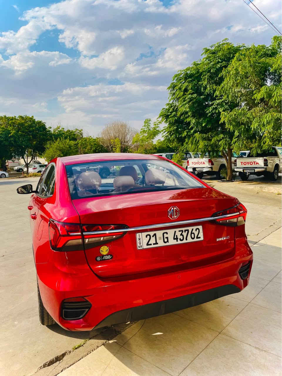 MG5 2024 ڕەنگی سور 
سەیارەکە هیچی پێوەنیە تەنیا چاڵێک نەبێ لە سنوق سەیارەیەکی جوان و تاک ، 30 هەزار ڕۆشتووە و زەمانی شەریکەیە بستێکی دۆسەکەی لە ژێرەوە تۆزێک ڕوشاوە و دیار نیە و زۆر جوانە سەیارەکە .
نرخەکەشی ١١٠ گڵاو مەعمەلەیەک.
***********
*********** كالار, السليمانية
