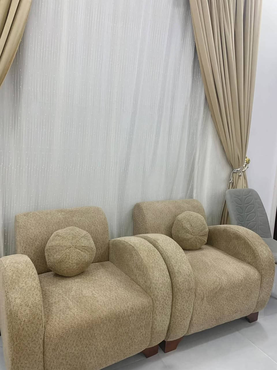 طخم جديد ما مستخدم عشر مقاعد السعر مليون و100 وبيه مجال لللشراء على هذا الرقم***********
