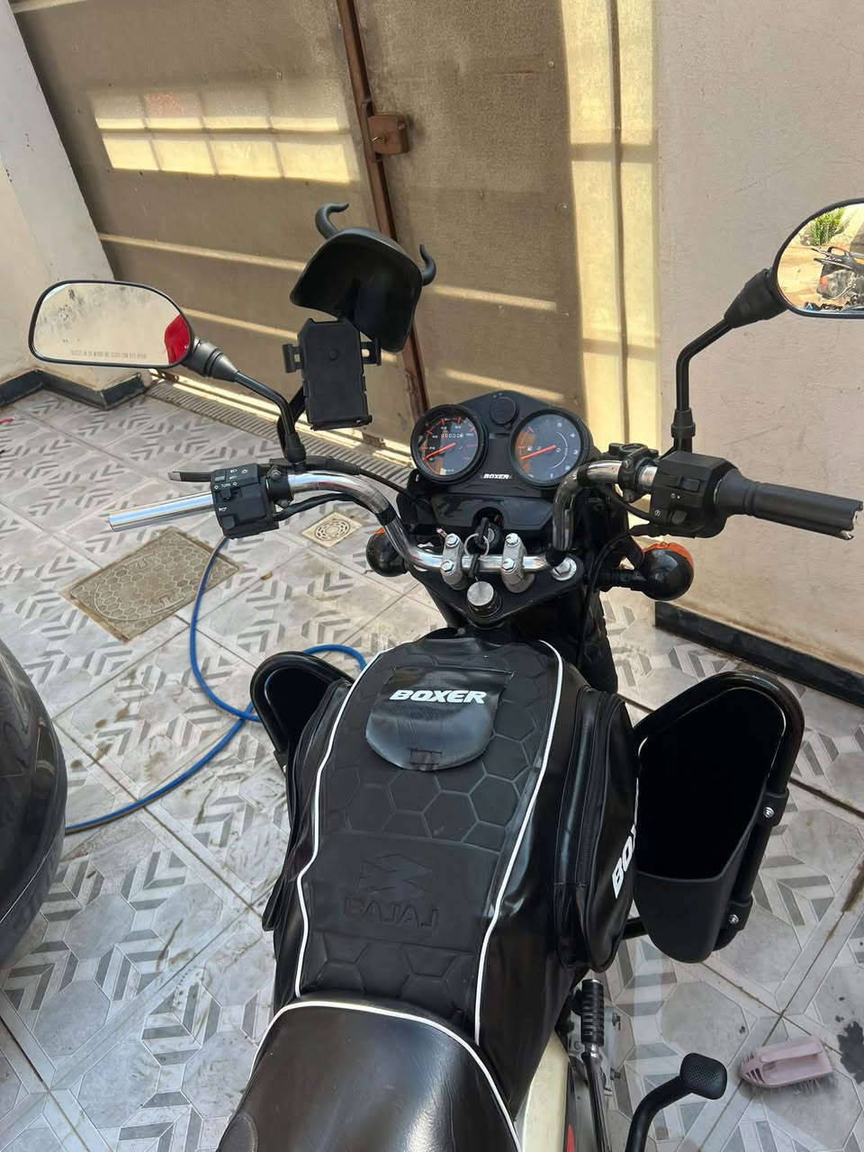 بوكسر • ٢٠٢٣ • بدون وراق