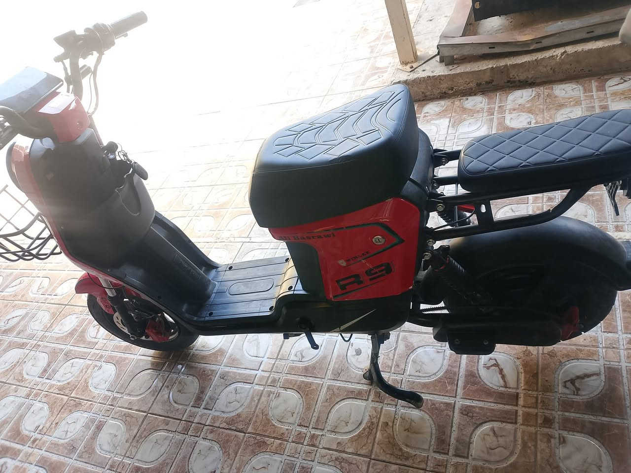 للبيع موطور R9 شغال ع الفحص بي 5 بطاريات 3 قراءه 9 و2 نفخه بسيطه 
حاليا شغال ع الفحص 250 بي مجال 
فلوجه حي نزال
