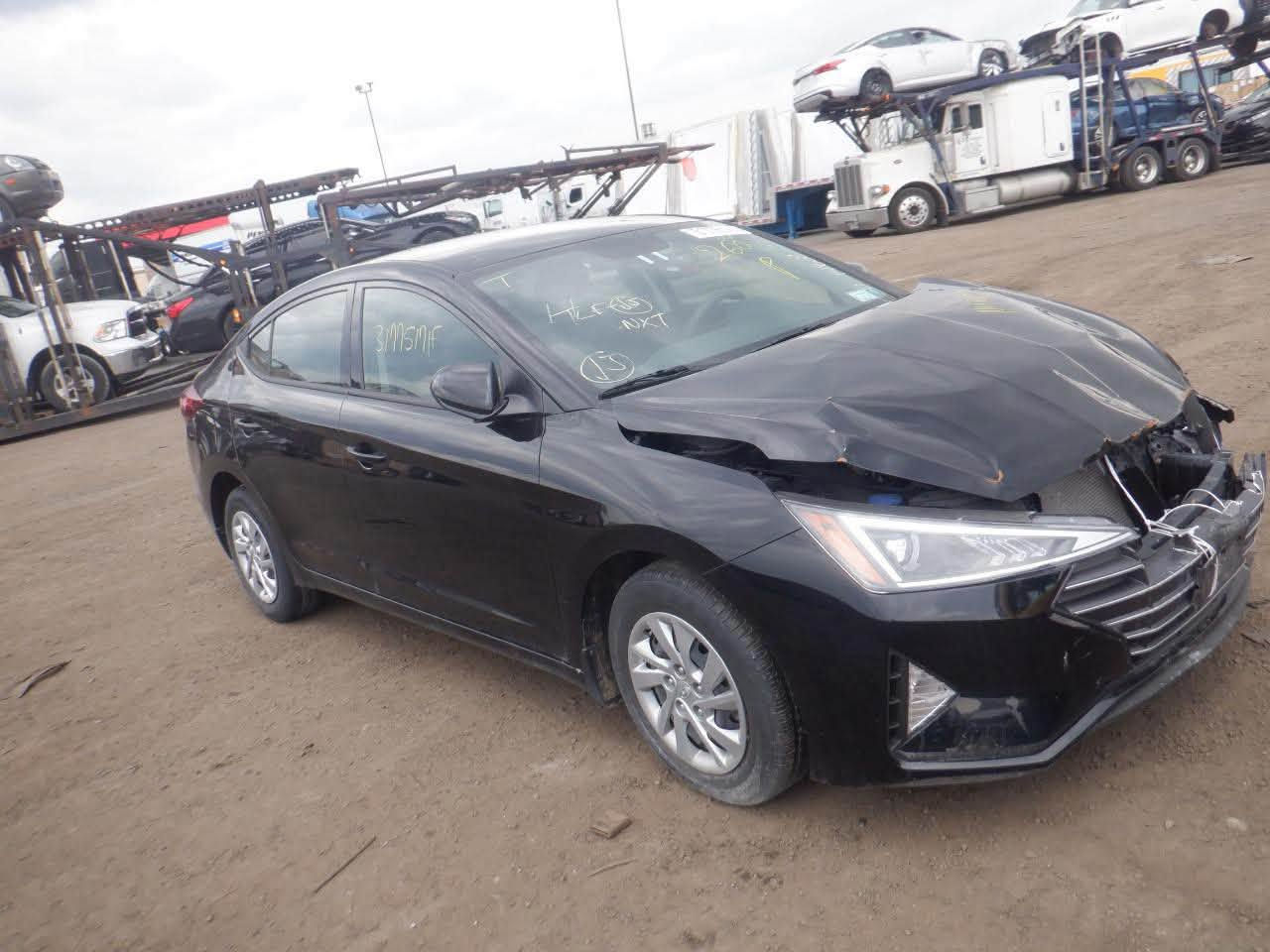 السلام عليكم ELANTRA موديل 2019 امريكي 
♦️سياره جديده جدااا وجاهزه من كلشي 
مكفوله من الصبغ البنيد نفسه معدل بارد لغد شاصي كفاله
♦️ماشيه 77 رقم واسط صور الحادث ورقم الشاصي بالمنشور  
♦️السعر 120 ورقه وبيها مجال 
🚫ملاحظه السياره معوقين بعد 3 اشهر تصير حره 🚫
العنوان بغداد حي الصحه 
هـ***********
