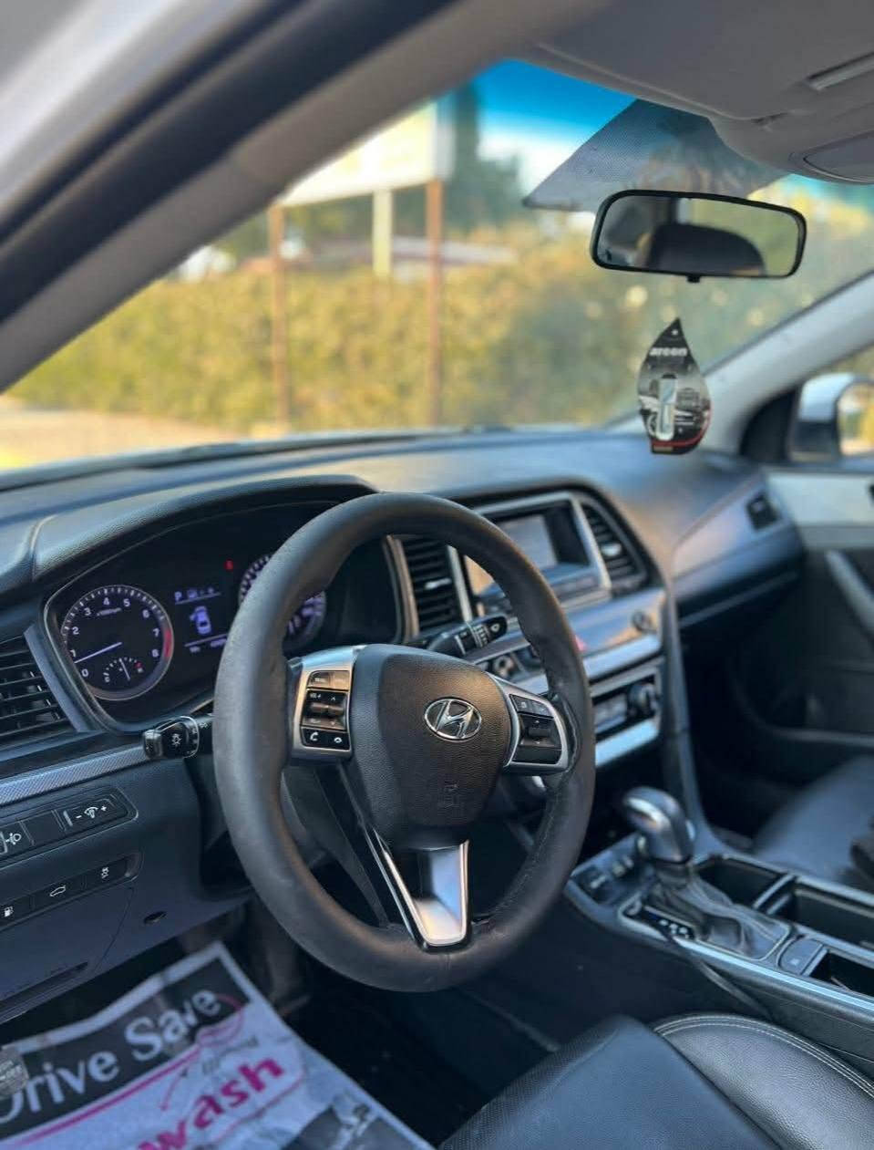 السلام عليكم ورحمة الله وبركاته 🌹
🚘 للبيع: والمراوس 🔄بسياره أحدث، مع دفع الفرق.

هونداي سوناتا وارد كوري، موديل 2022، غاز أصل. 
                       #غير_مكفول

 رقم قادسيه معوقين 

📩 للمعلومات والتفاصيل والسعر، مراسلة خاص أو الاتصال على الرقم، 📞 ***********

 وكذلك يمكنكم مراسلة الصفحة.
