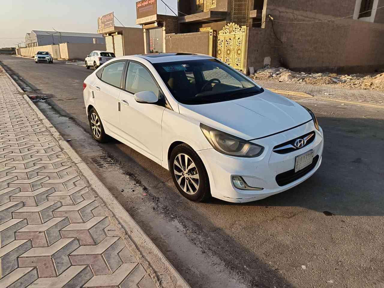 السلام عليكم اكسنت 14 خليجي
مكينه وكير ما بيهن شي 
محرك 1600
تخم تاير 

مسويله ادامه ما تصرف عليها ربع 

بيها صفحه صبغ والجنطه مع تبديل الباب والجاملغ 

ابيع احزام  

سعرها 75 عليها غرامات 600 تريد اطيحن إلك من السعر تريد تنطيني كامل وصفرها الك   ‏‪***********‬‏
