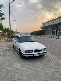 بي ام ٥٢٥i • ١٩٩٢ • رقم بغداد