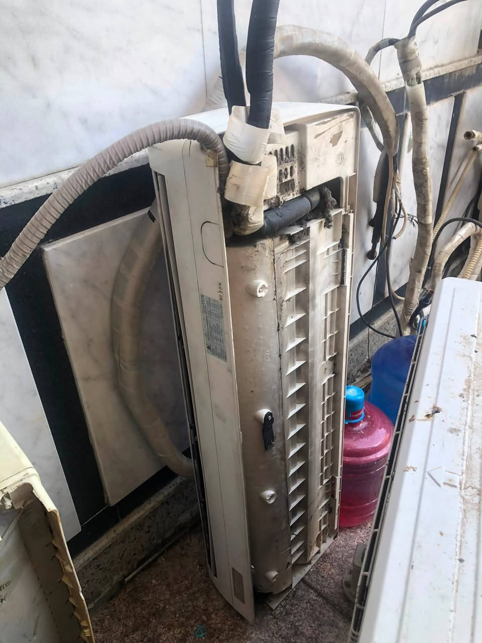 سبلت للبيع المكان بغداد شعب توصل فقط ع خط ما متواجد ع فيس اريده ب ١١٠ وبي مجال بسيط متواجد واتس وشريحة ***********
