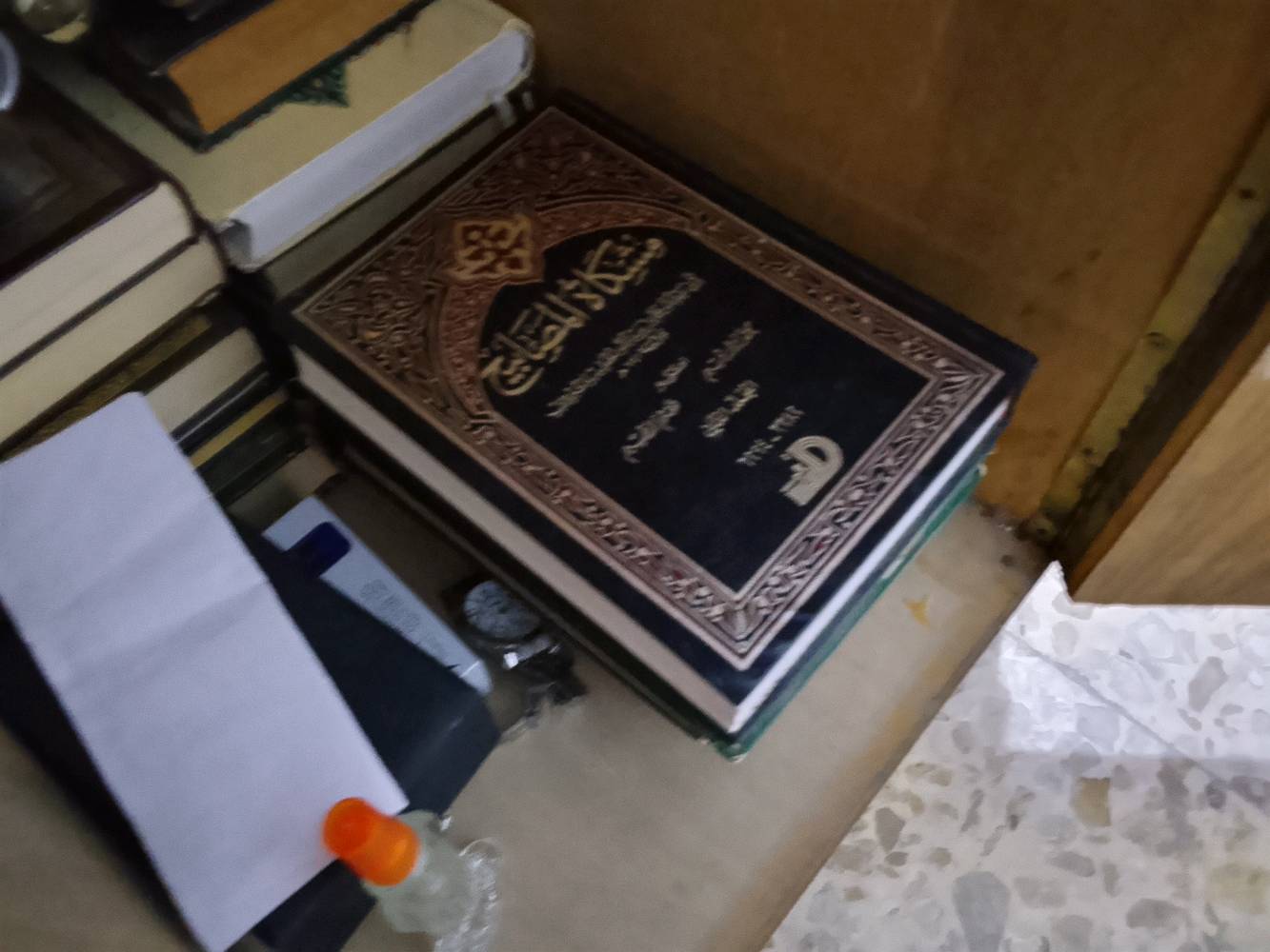 كتب للبيع أكثرهن دينية الفريقين ورقية ومجلدات كاملة واجزاء السعر مناسب مكاني الحرية بغداد
