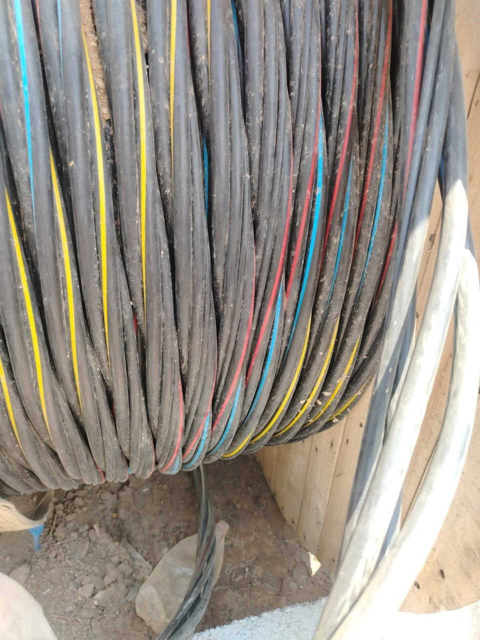 ظفيرة 5 خطوط تركي أصلي جديدة غير مستخدمة ٤٥٠ متر جرة وحدة الاتصال ***********///***********

