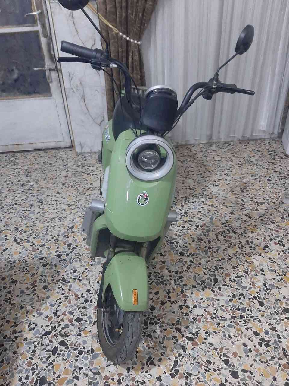 دراجه شحن للبيع عوزهه بطاريات شغاله سعرها ١٥٠ وبيهه مجال مكاني بغداد ام الكبر قرب تقاطع الكياره الاتصال ***********

