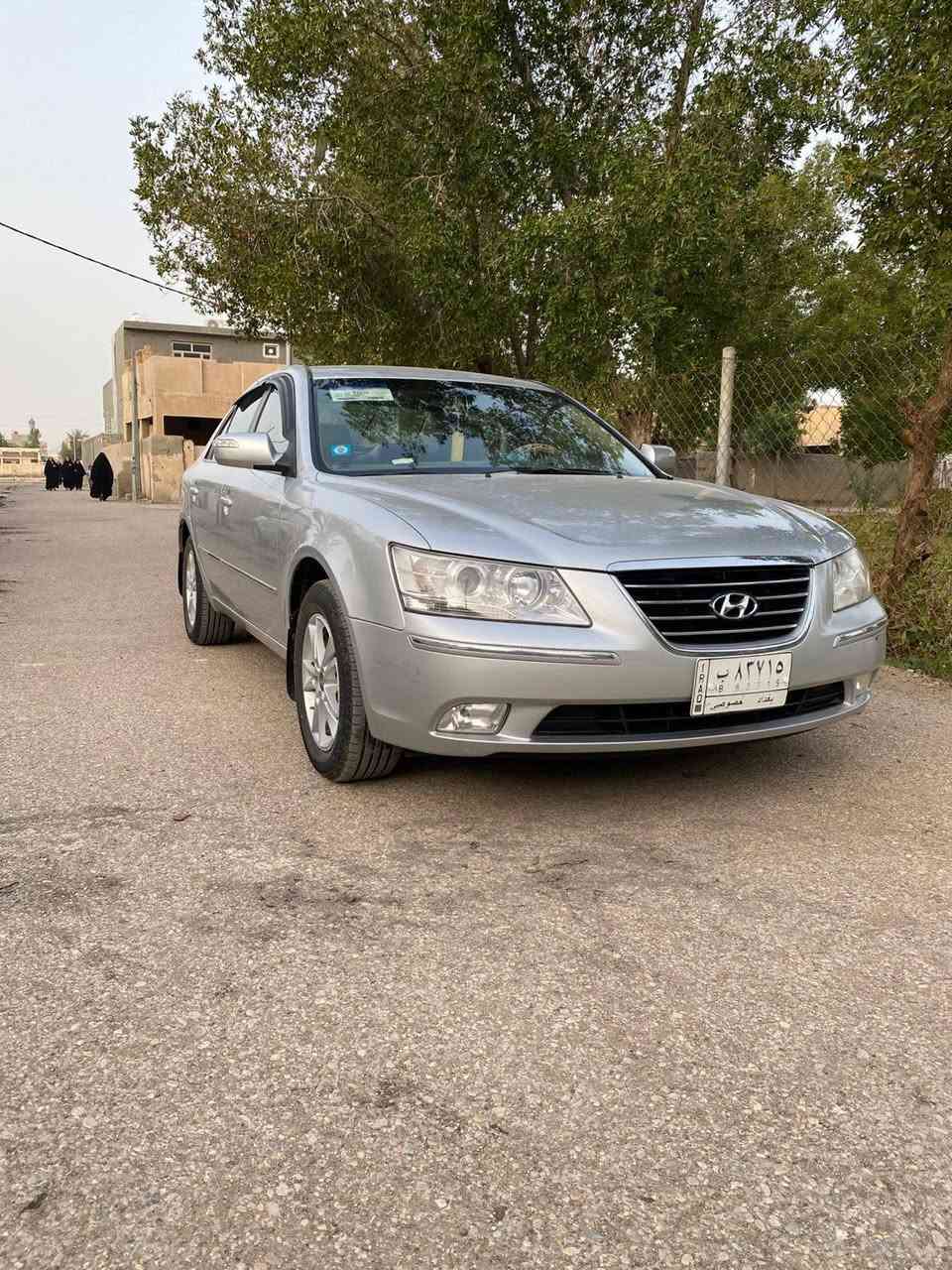 سلام عليكم سياره سوناتا للبيع موديل 2010 سياره ماشيه 164 الف سياره اربعه سلندر مكينه 2400  رقم بغداد سياره نضيفه بيه بل بنيد ضربه بسيطه بل بنيد سياره تبريد شغال سبير مال شركه شرط مامفتوح . تحويل مباشر . سعر السيارة 135ورقه وبيه مجال للطيبين . اذا حاب تتصل هذا الرقم ***********.
