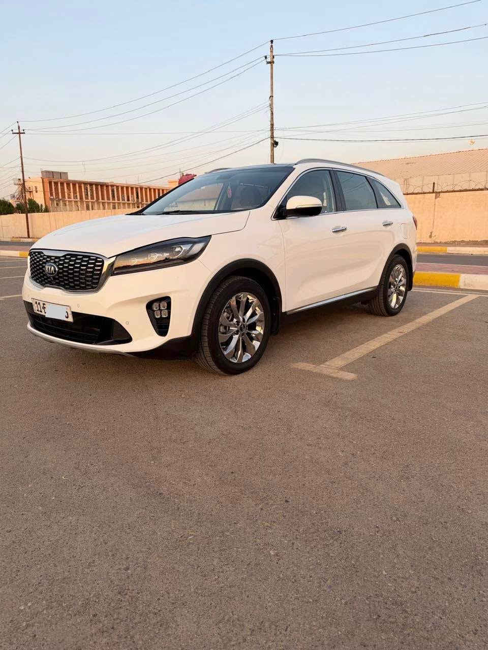 سورنتو 2019 خليجي 
اربع كامرات 
هندبريك بصمه
بانوراما 
السياره بيه صبغ نص البابين الصدر والخلفي اثر شخط بدون دواخل سونار موجود وصور الحادث موجوده 
رقم بغداد الجديد تحويل مباشر 
مري شفط اشاير ترحيب 6 سلندر كشنات جلد  كهرباء صندوق كهرباء بصمه  ابواب محرك كير مكفولات ويل كروم انضمه قياده تحكمات ستيرن حساس امامي خلفي مكان السياره بالرمادي 
سعرها 215 بيه مجال قليل للشراي 
للاستفسار ***********
*********** الرمادي, الأنبار
