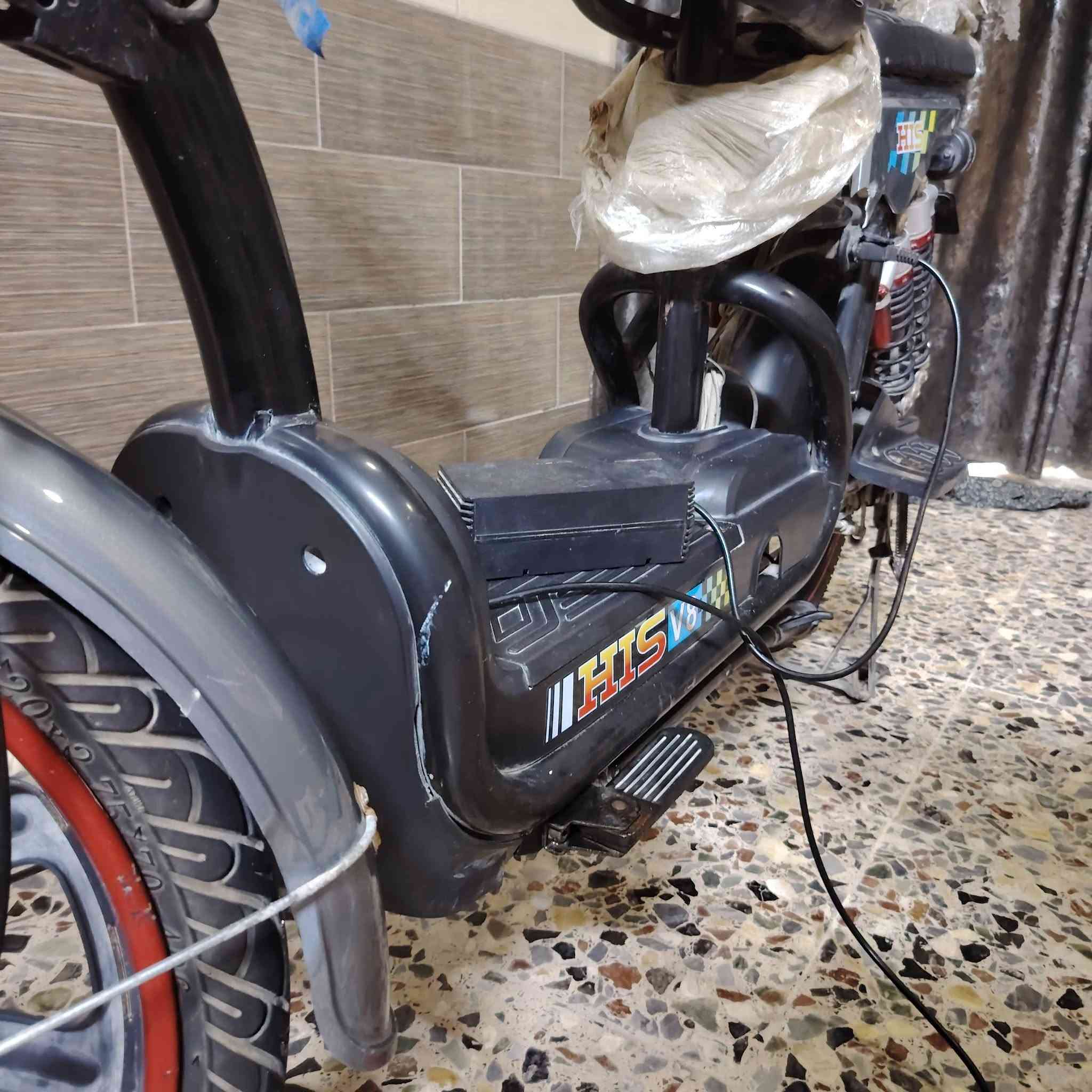 سلام عليكم للبيع بايسكل شحن 5بطاريات ممتازات كهربائية كله شغالات فول مواصفات  سعره ب350وبي مجال رقم *********** جبله

