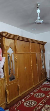 غرفة اخشاب • استعمال قليل • بدون عيوب
