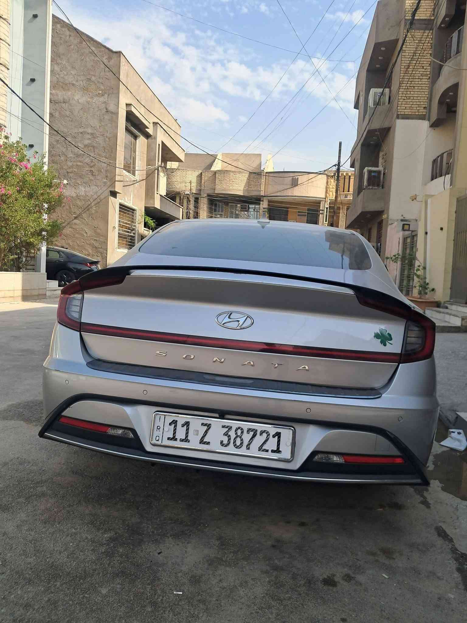 السلام عليكم للبيع سوناتا خط واحد غاز بلاد موديل 2023 وارد كوري رقم بغداد بسمي عنوان بغداد ماشية 67 الف حقيقي بدون ثقوب قمارة فول مواصفات بصمة تشغيل عن بعد رادرات سياد بريك دكمة قيادة ذاتية كشنات تدفءة وتو هلد السيارة على وضع الشركة كير دكم شفتات سرعة سعرهة 165 الستفسار *********** السيارة بدون صبغ
