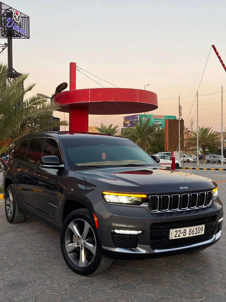جيب 2021 كراند شيروكي ليمتد
🔵الموصفات(سقف بنورما كشنات جلد وتدفئة الكراسي الاماميه والخلفيه كراسي كهربائي سبعه راكب سته سلندر رادر امامي وخلفي وجانبي خزن ميموري اشاير مري بصمة جنطه كهربائي وتشغيل عن بعد)وباقي الموصفات المعروفه
🔵الحادث(اطراف الجاملغات والبنيد بدون ضرر الدواخل) 
عداد المسافه 42 الف ميل 
رقم اربيل مداور او وكاله 
العنوان:النجف-حي الجامعه
للأستفسار اكثر 
***********
اتصال او وتساب 
السعر:275 ورقه
