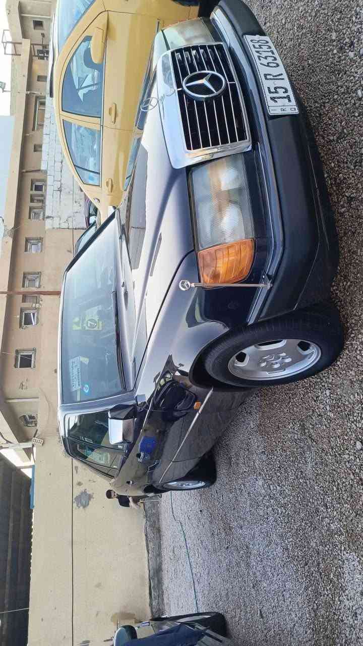 السلام عليكم 
مارسدس دب موديل ٩١ محرك وكير بطه جديد صدر جديد قواعد دبلات نضيفه وبلاديه كهربائيات كله شغاله تخم تاير جديد السياره حلوه مابيه نقص شي السعر ٥٠ وبيه مجال لشراي مكان السياره فلوجه 
رقم صاحب السياره 
 *********** الفلوجة, الأنبار
