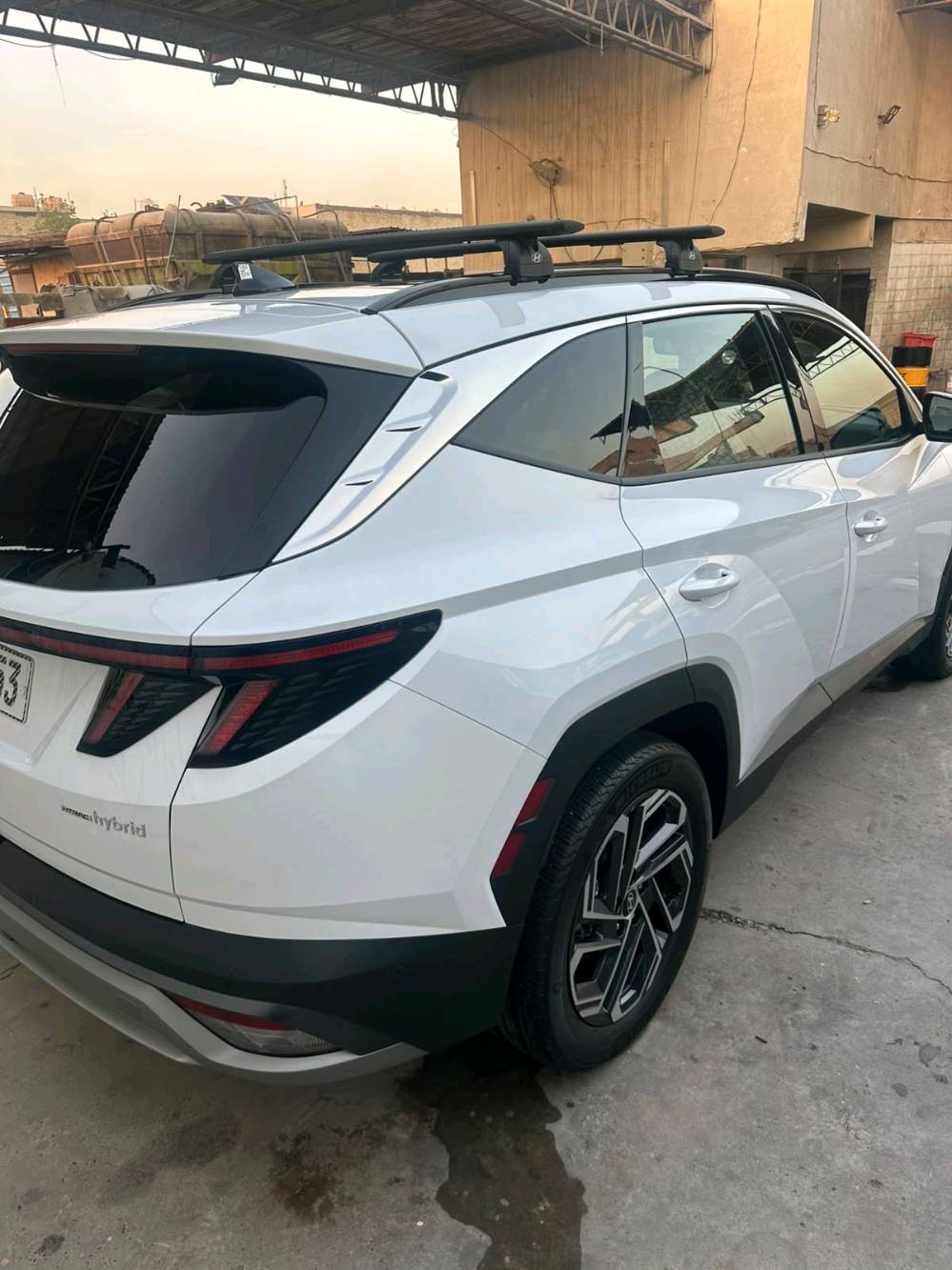 هيونداي توكسان 2026 فول بنوراما داخل ابيض هايبرد تدفئه كشنات
 خمس كامرات+كامره ٣٦٠
Remote Smart Parking Assist — ركن ذاتي/عن بُعد.
مقاعد جلد.
مقاعد أمامية مبردة ومدفأة.
مقاعد خلفية مدفأة.
دركسون جلد مدفأ.
فتحة سقف بانورامية.
نظام صوت Bose Premium.
Apple CarPlay وAndroid Auto لاسلكي.
شحن لاسلكي للموبايل.
باب خلفي كهربائي يفتح تلقائياً.
مثبت سرعة ذكي Smart Cruise Control 2.
مرايا خارجية مدفأة.
مرآة داخلية تعتيم أوتوماتيكي مع HomeLink.
مفتاح رقمي Hyundai Digital Key 2 Premium. 
للاستفسار الاتصال على *********** هاتف
*********** واتساب