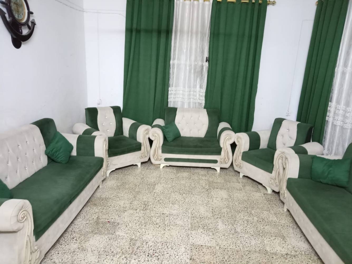 طقم قنفات • شبه جديد • نظيفات