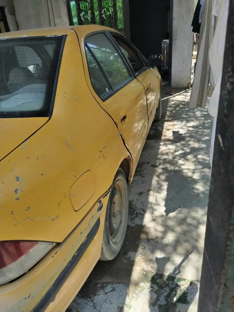 السلام عليكم سياره سمند موديل 11سنويه صاقطه بل 23السياره ما مسجله هيئه مكينه نضيفه ولكير نضيف السياره شغاله ومالك يريد مداور اقره التفاصيل السعر 14وبيه مجال وتصل ***********

