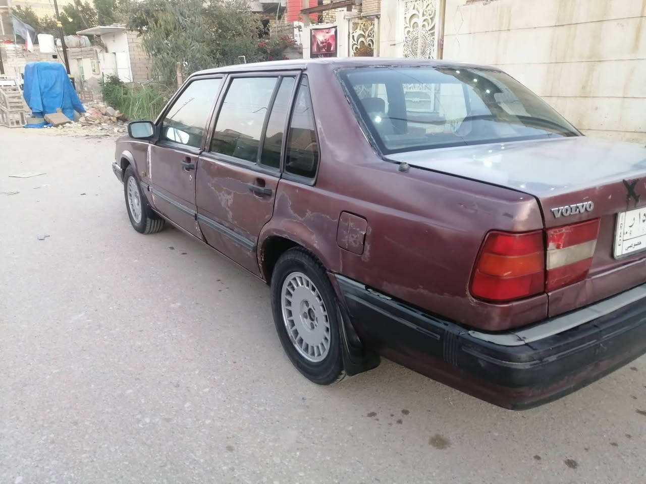 سلام عليكم فالفو موديل 91 حجم 940 مكينة ونجي تبريد شغال رقم بصرة  سياره مكينة جديدة توني شادة مابية ضربة السيارة على صبغ الشركة السعر ٣٠ وبية مجال مكان السيارة كرمت بن سعيد الطار ***********
