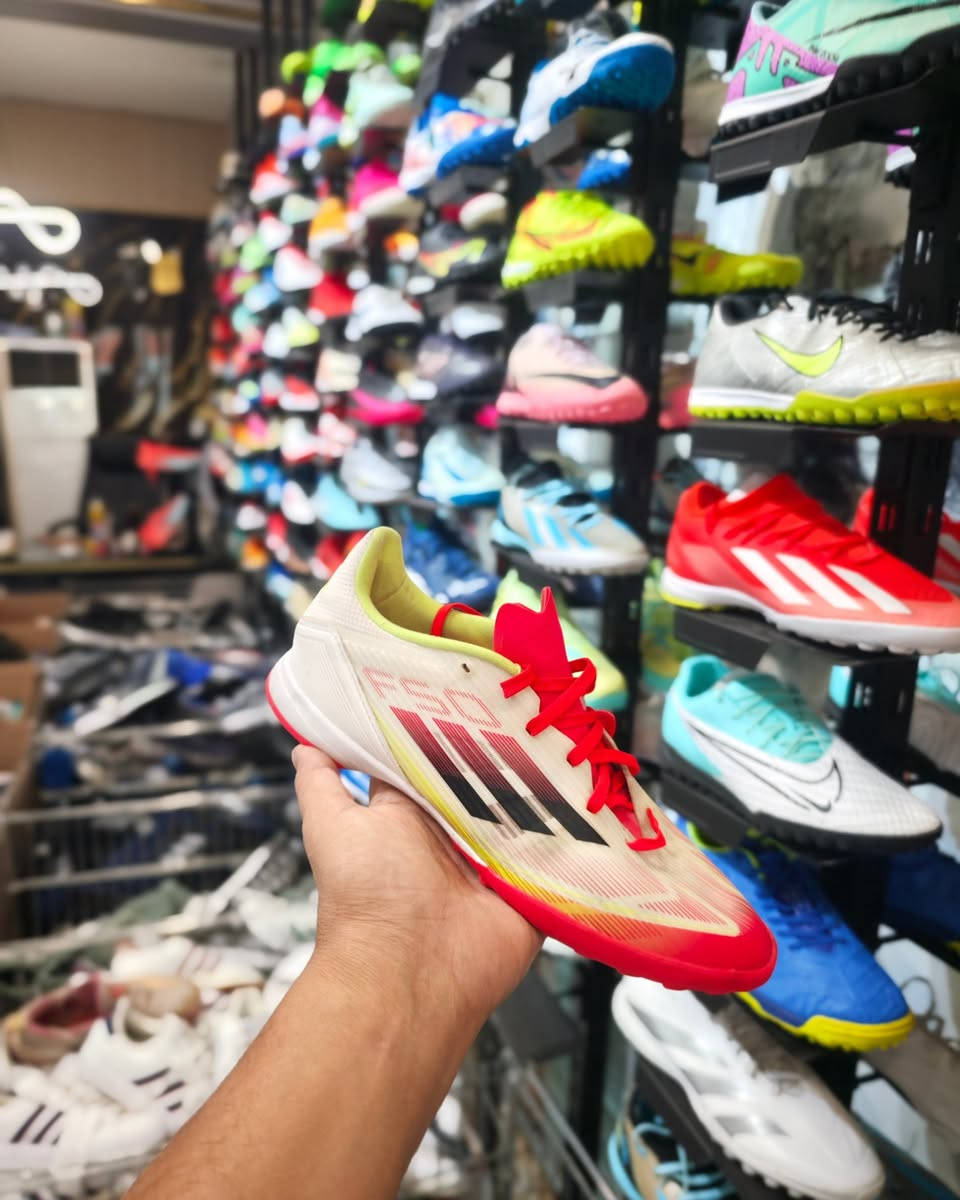 🔥 أحذية محبب أوريجنال أصلي 🔥
ستايل رياضي 👟⚡
الجودة والنظافة اللي تدور عليها موجودة بـ محل الجوكر 🖤
📏 القياس: 40
📲 واتساب: ***********
📍 بغداد – الحرية الأولى – باتجاه باتا
لا تفوّت الجديد 😎
محل الجوكر… ستايلك يبدأ من هنا 👟🔥
