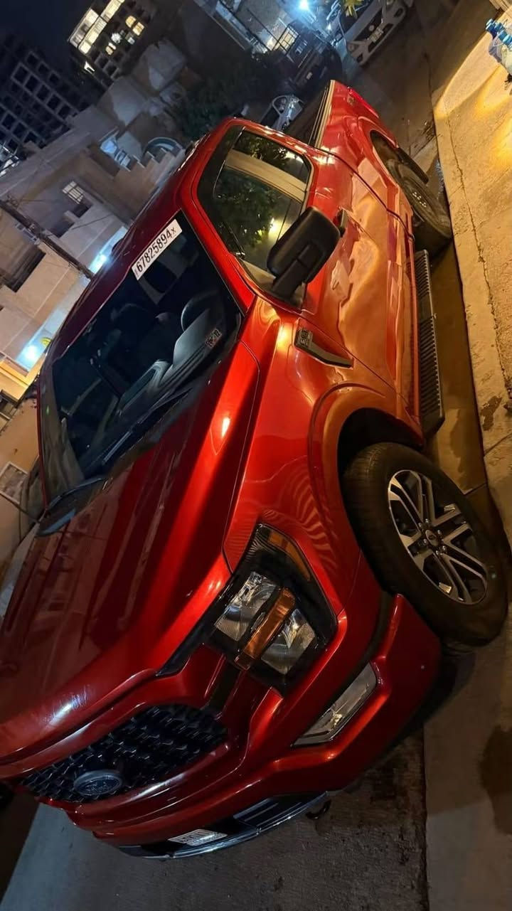 FORD F150 SUPER CAB 2023
السلام عليكم فورد للبيع 
السياره موديل ٢٠٢٣ قطعتين صبغ بنيد وجاملغ 
السياره ماشيه ٤٠٠٠كيلو 
يعني بعدهه بدهن الشركه 
ابسياره باب طويل وباب قصير 
المحرك 8 سلندر 5000
صور الحادث مرفقه ويه الصور 
السعر علق ويجيك السعر او اتصال او خاص 
الهاتف *********** متوفر واتساب ايظاً
العنوان بغداد 
السياره بدون رقم

نص مكتوب في الصور:
- 67825894