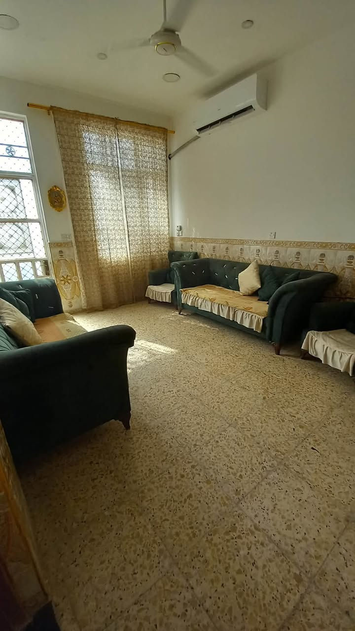 بيت للبيع في رئاسة العبيدي شارع ام البنين زراعي 100 مساحته *********** السعر112
