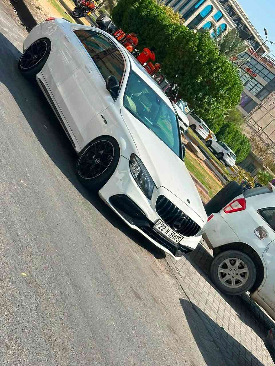 مرسيدس C300 موديل 2018 — فول مواصفات

للبيع مرسيدس بنز C300 موديل 2018، لون أبيض، وارد أمريكي.

* حادثها جاملغ وبنيد
* السيارة مصروفة ومصلحة بشكل ممتاز
* فول مواصفات / أعلى تجهيز
* سيرفس كامل
* بدون أي مسج أو نقص
* السيارة نظيفة وجاهزة للاستخدام
* المواصفات فول اعلى شي
* المحرك 2.0 تيربو
* كير أوتوماتيك 9 سرعات

السيارة مناسبة للي يريد C300 نظيفة ومواصفاتها عالية، والسيرفس عليها كامل.

سعرها : 188 وبيها مجال

للمهتمين، التفاصيل والصور متوفرة.
للاتصال : 
***********
الموقع بغداد

