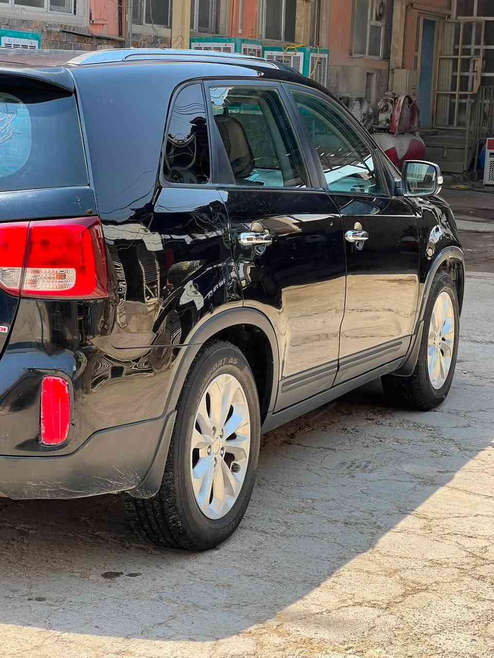 السلام عليكم 
سورنتو ٢٠١٤ أمريكي 
مري شفط 
كشنات كهربائيه تدفئه وتبريد
ميموري خزن وضعيه قياده
برادات خلفيه
صندوق كهربائي
بانورما طكتين
تحكمات استيرن
خمسه راكب
٦ سلندر وضع الشركه
نظام ايكو
بصمه ابواب وتشغيل
اضاءه ترحيب يدات
صبغ اقل ربع البنيد بدون دواخل 
وبارد بالجاملغ بالعراق 
السونار مرفق بالنشر  
للاستفسار الاتصال على الرقم ***********
