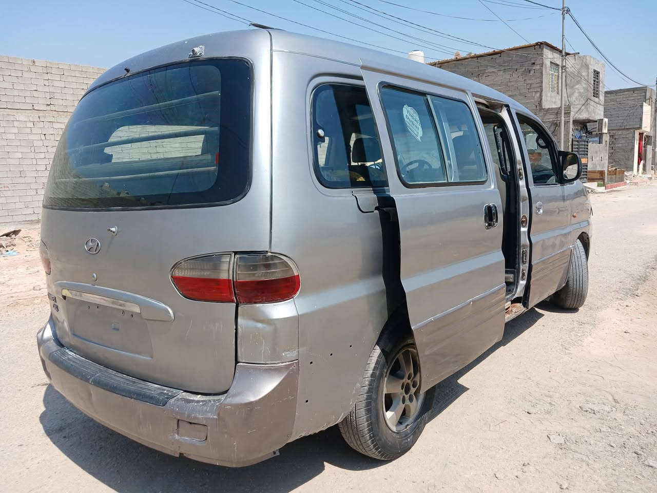 السلام عليكم استاركس ٢٠٠٧ مفتوح رقم بصره صبغ عام  جديد جماليه ريدله ترتبات بصيطه السعر ٥٠ وبيه مجال مكان كربلاء الرقم الهاتف ***********
