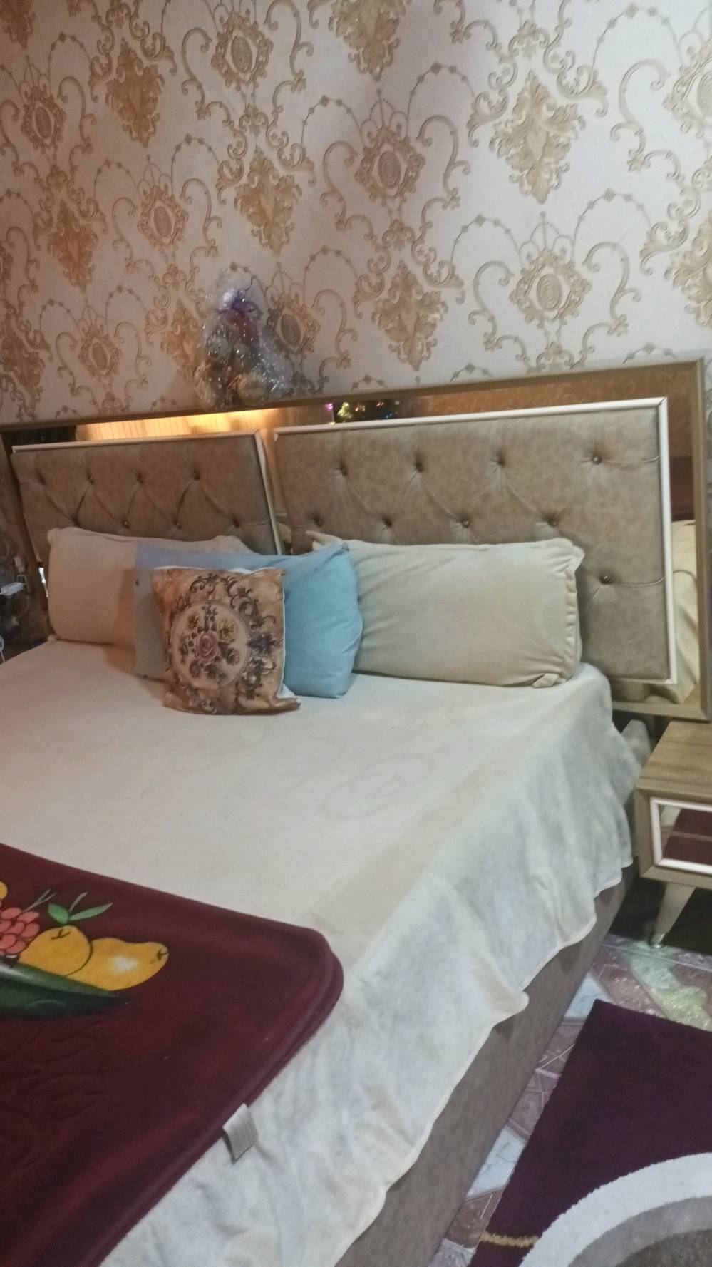 غرفه نوم تركيا مستعمله بس نظيفه سعر 700وبيها مجال الاستفسار ع رقم ***********بي واتس اب
شنو عدد القطع بالضبط وشنو الموديل/الماركة التركية إذا موجودة؟: 
5قطع 
وين موقعك بالضبط حتى المشتري يعرف شلون يجي يشوفها أو يستلمها؟: 
بغداد دوره ابو تشير 