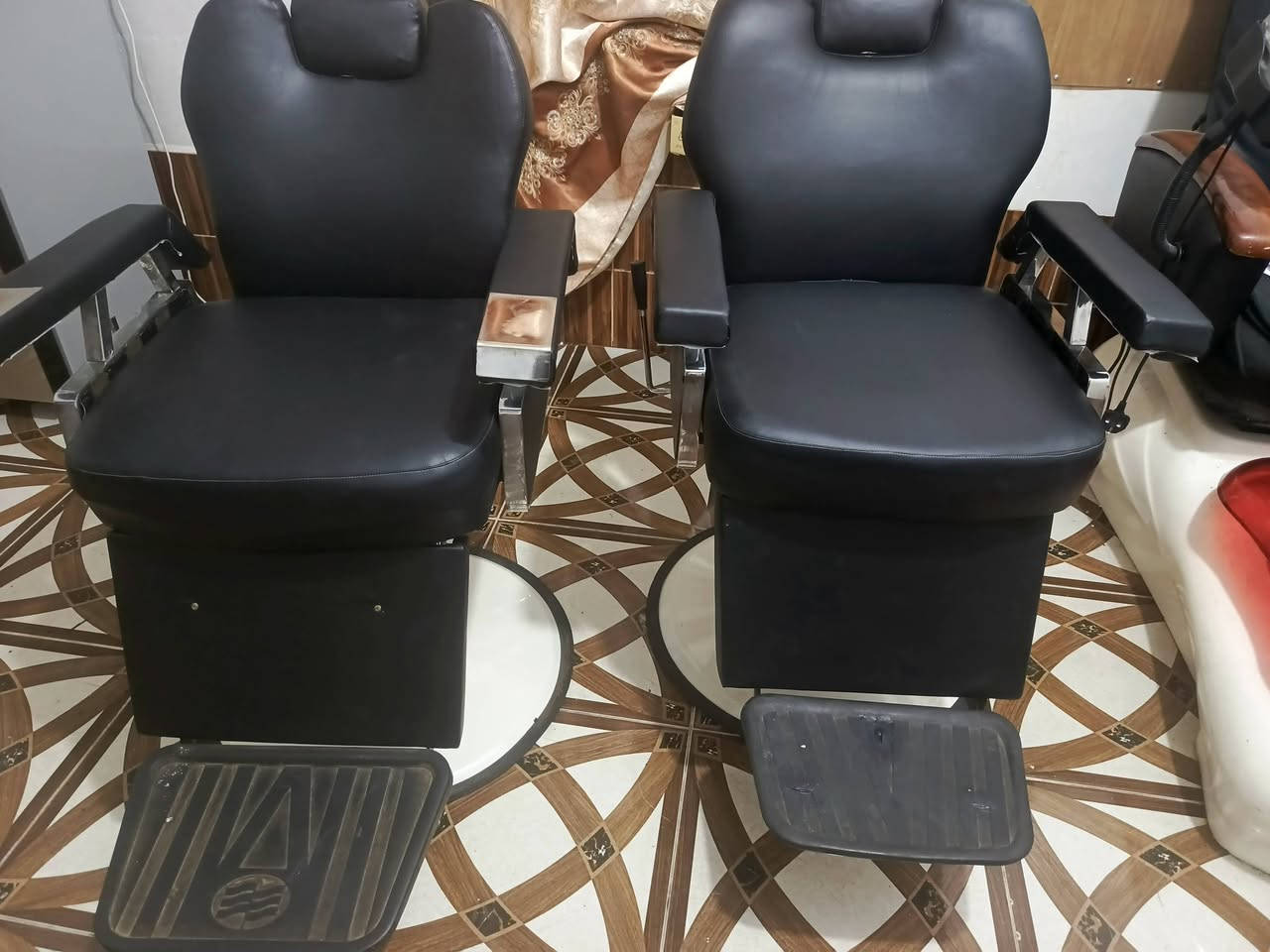 سلام عليكم كراسي حلاقه عدد 3 للبيع كلش انضاف  اكبر حجم بل شبح 👻
الي التواصل ع وتساب  او الرقم 
 ***********
العنوان الانبار القائم
