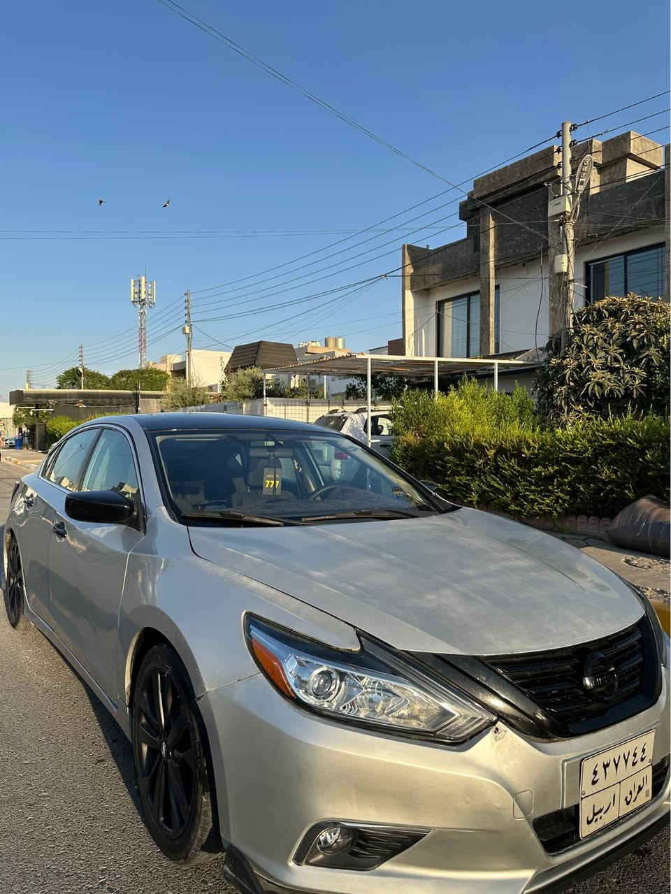 Nissan Altima 2016 S
٣ پارچەی پیشەوەی هەیە 
لای سەکن تایەکەی بە دەبڵەکەی کەوتوەتەوە 
سەیارەکە بی کیشەیە تەقە و رەقەی تیا نییە گیر و مەکینە و کارەباییات کامل بە شەرت 
تب: ئەگەر موشتەری نیت سەرمان مەیەشینە بەریزن 
ژ.م  : ***********
سعری ١٠٣ وەرەقە مەجالەکی برایانە أربيل, العراق
