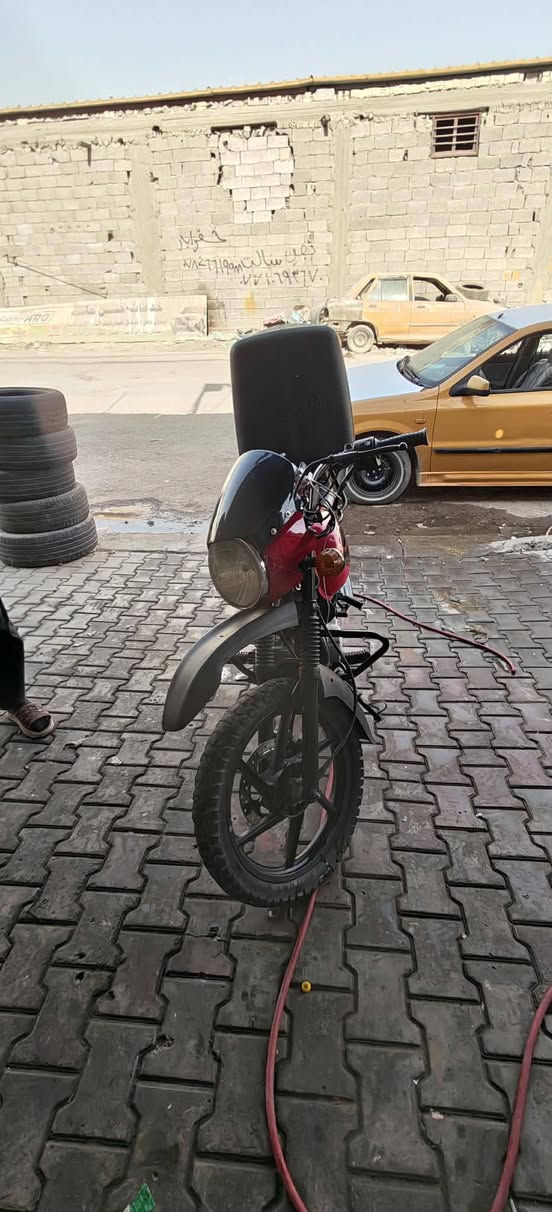 سلام عليكم بوكسر ٢٢ للبيع دراجة نضيفة بيهة صوت مال كام شفت فقط يطلع سعرة تقريبا ٥٠ لو ٤٠ الف والله العضيم مافد يوم وكفتني رقم بغداد الرقم الانكليزي جاهز بس تروح تستلمة اشتريتهة من ولد وماحولتهة لن صارت عدي ضروف اوديك عل ولد اوكفلك تحويل دراجة رايدهة ب١٩٠٠ وبيهة مجال عنواني بغداد الدورة ابو دشير الشراي يتصل ***********
