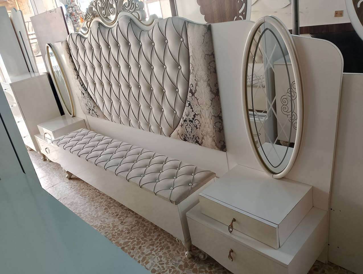 غرفه نوم تركي 10 قطع صبغ حراري مستخدم قليل حيل سعر 875 بي مجال بسيط
***********
***********
تصل على الارقام او واتساب خاص مغلق

