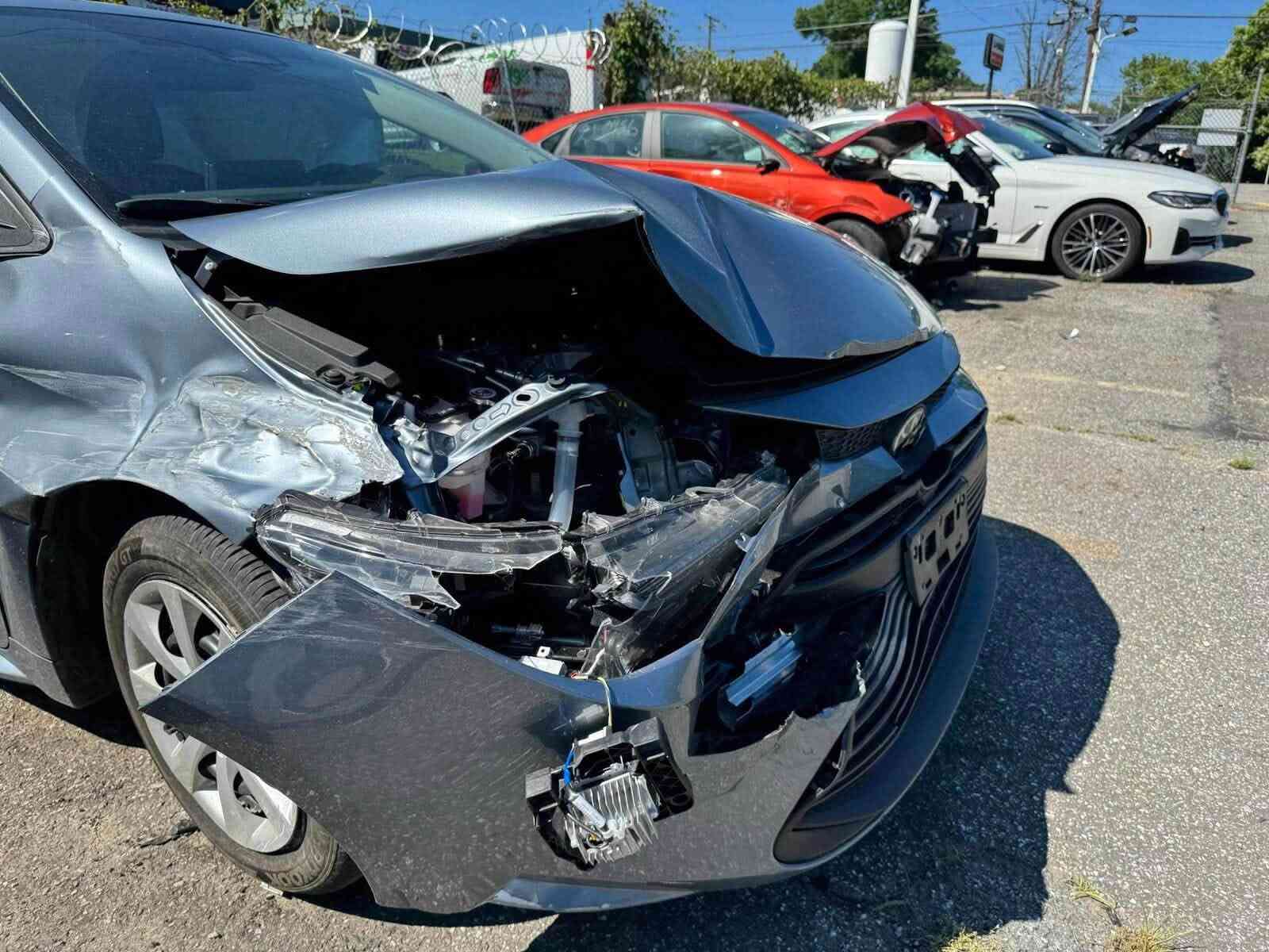 كورلا 2023 مكينه 2000 بدون دواخل ابد هذا حادثها الشخوط فقط كرتات ماشيه 45 تترقم جميع المحافضات 
السعر 103$ المكان ديالى ***********
