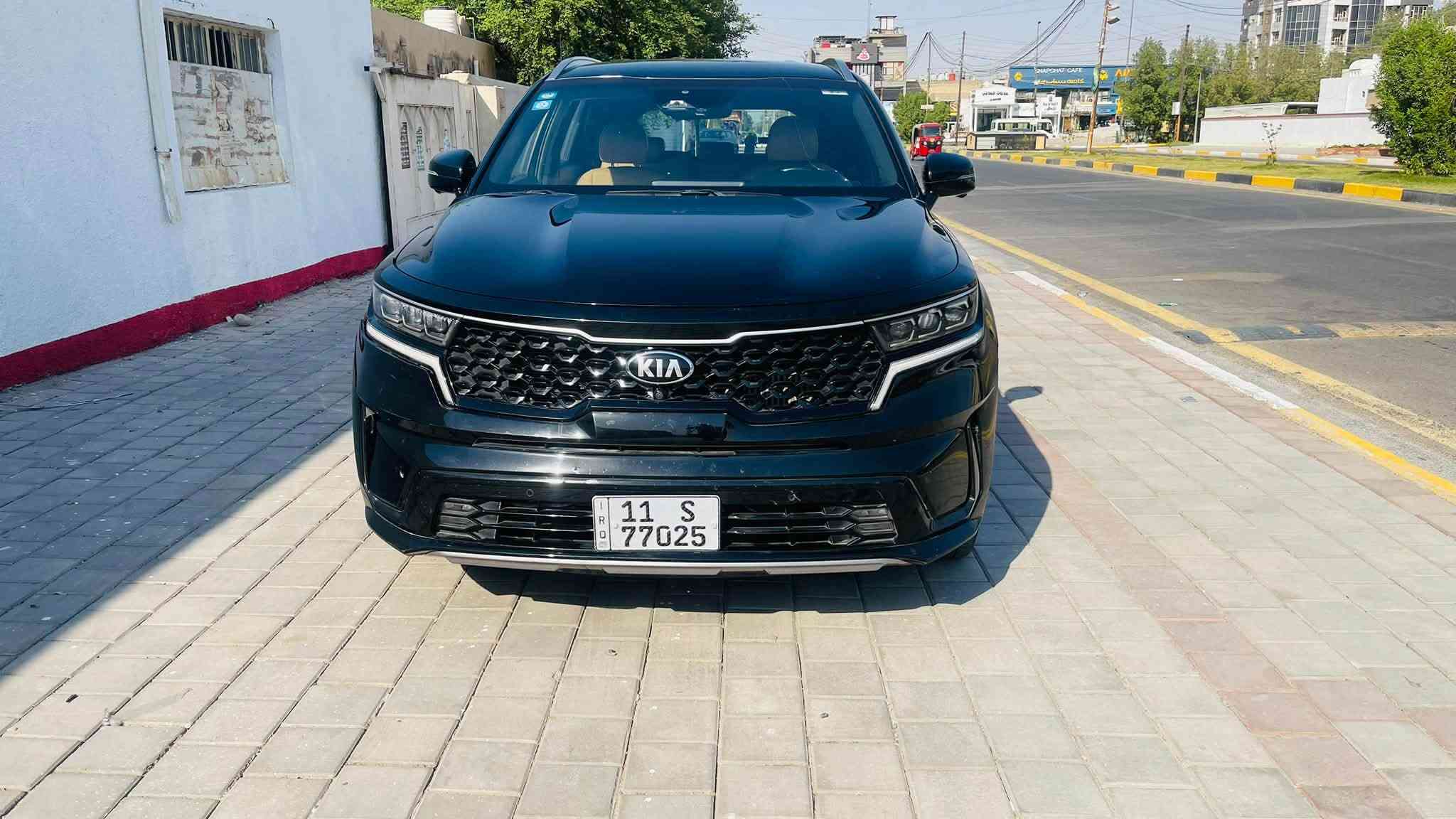 سلام عليكم للبيع 
كيا سورنتو موديل 2022
وارد كوري  ضرر ٤ قطع 
السعر 175 
بيع مستعجل 
السياره فووول مواصفات واحد ع واحد 

محرك ١٦٠٠ تيربو  هايبرد 
٧راكب 
جلد
كشنات منفصل 
كشن حرار بارد 
وكهرباء 
رادار امامي خلفي جانبي 
٤ كامرات 
ماشيه٨٠  الف 
ذاكره بيبان 
شفتات ستيرن 
سايد بريك دكمه 
تشغيل عن بعد 
كير ماوس 
مري شفط 
داخل مشمشي 
وبعد 
السياره بيها مواصفاات خياليه ***********
