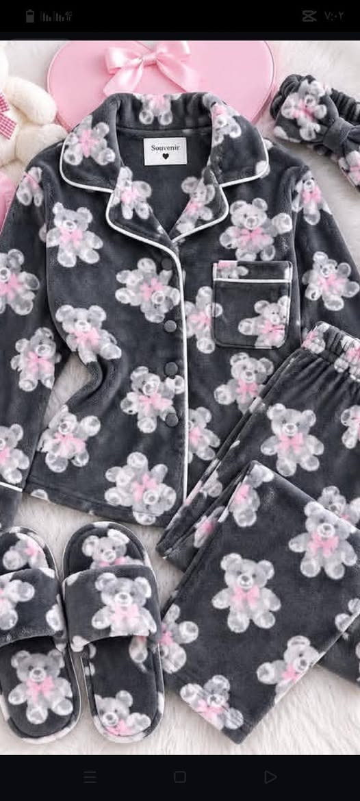 حجز واتساب • ملابس