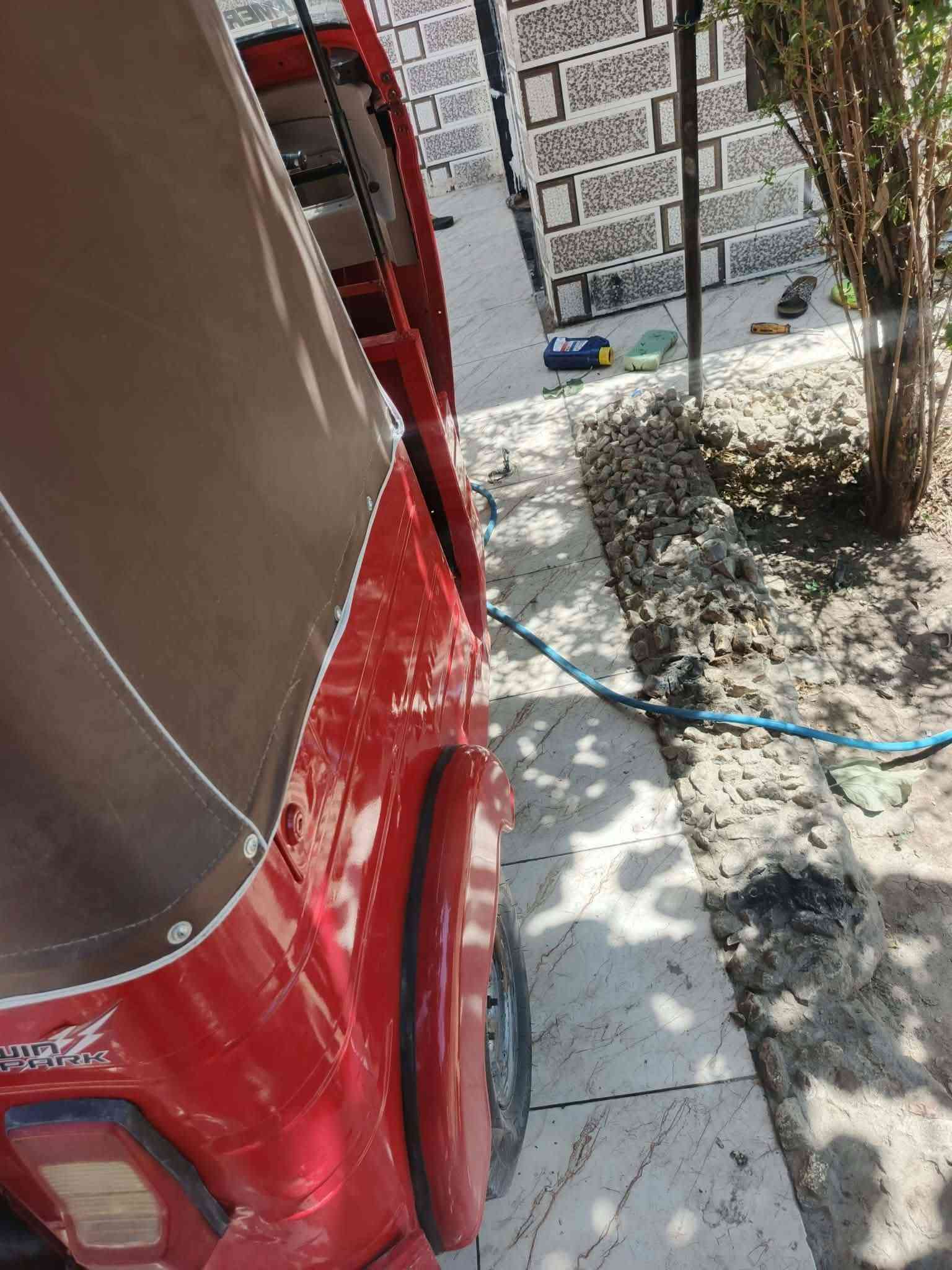 تكتك مديل 18 جديده ونضيفا مكينه 20شرط خرسه اوراق اصوليه تكتك كامله سعر  3600 بلاش 
وبلعافيها علا ياخضها بوجهك لشارع كامله
مكان بابل هاشميه ***********
